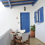 George's Paros Aparthotel Alikí