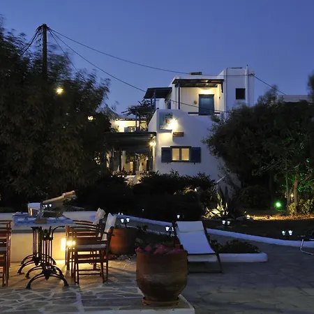 George's Paros Lägenhetshotell 4*