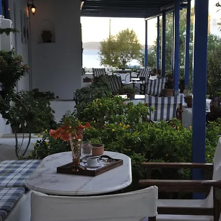 Lägenhetshotell George's Paros 4*