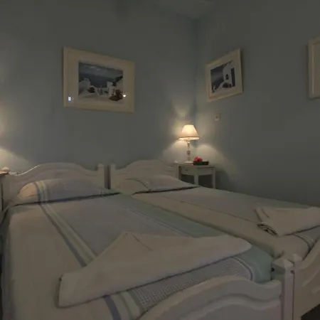 George's Paros 3*