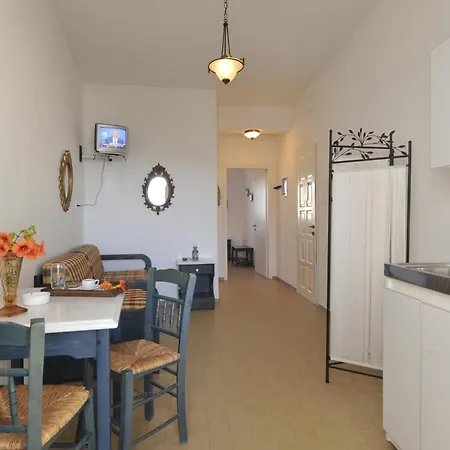 George's Paros Apartmanhotel 3*