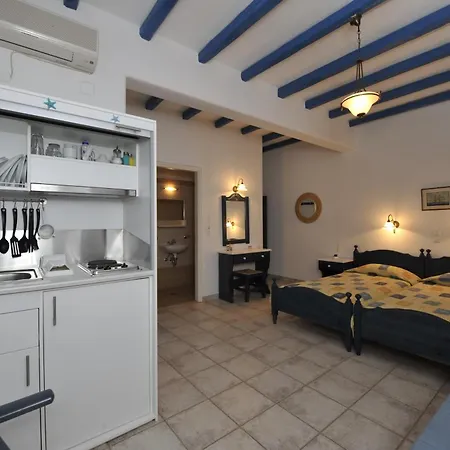 Hotel apartamentowy George's Paros 4*