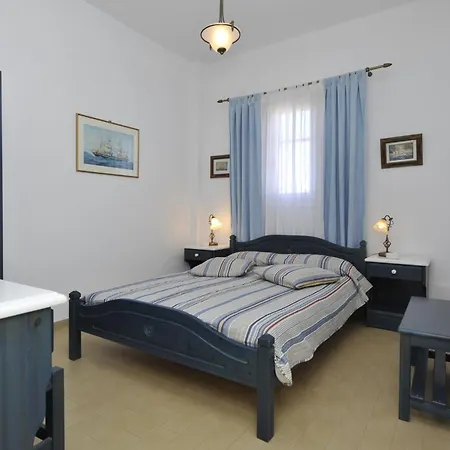 George's Paros