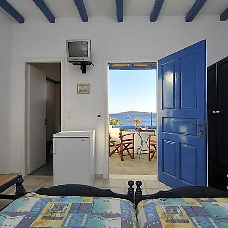 George's Paros Alikí