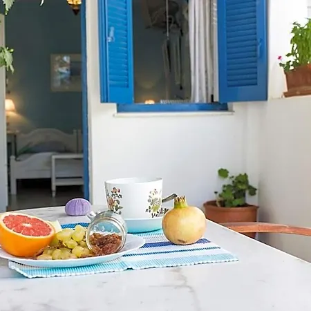 George's Paros Aparthotel Alikí