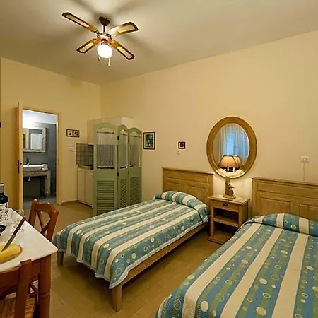 George's Paros 4*