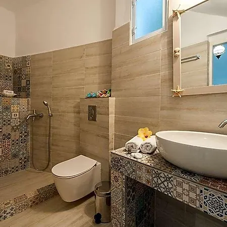 George's Paros Aparthotel Alikí