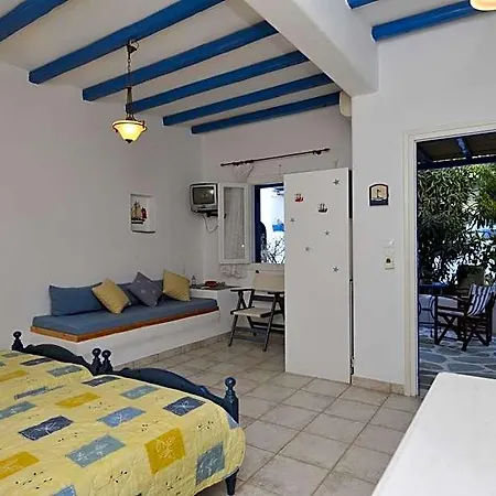 George's Paros 4*