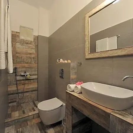 George's Paros Aparthotel 4*