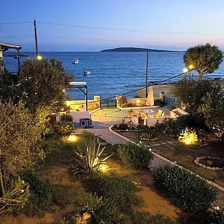 George's Paros Aparthotel 4*