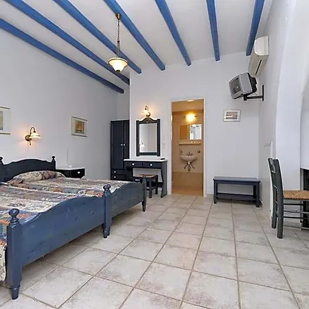 George's Paros 4*