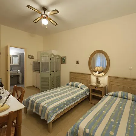 Lägenhetshotell George's Paros 4*