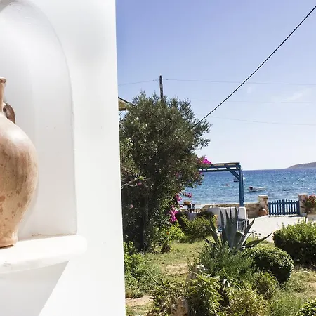 George's Paros Aparthotel Alikí