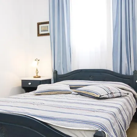 George's Paros Aparthotel Alikí