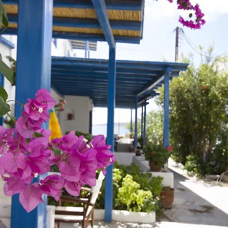 George's Paros Lägenhetshotell Alikí