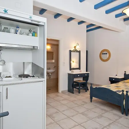 George's Paros Lägenhetshotell 4*