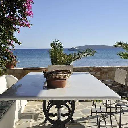 Lägenhetshotell George's Paros