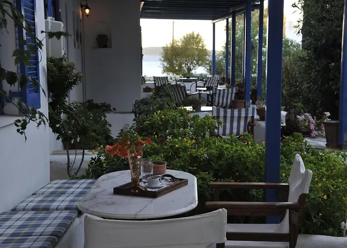 Aparthotel George's Paros 3*