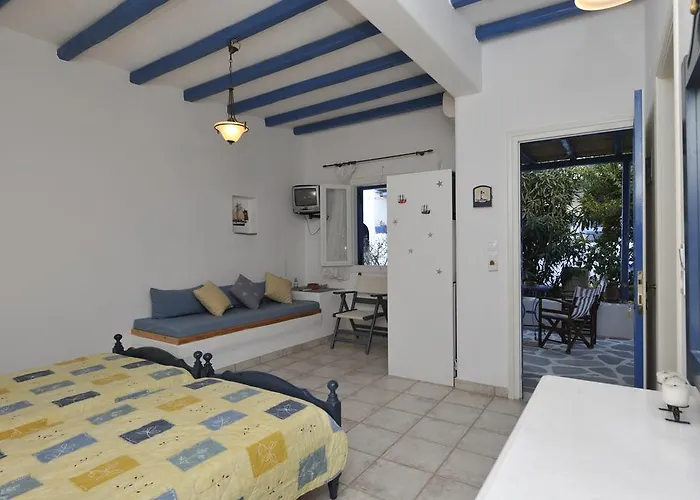 George's Paros Aparthotel Alikí