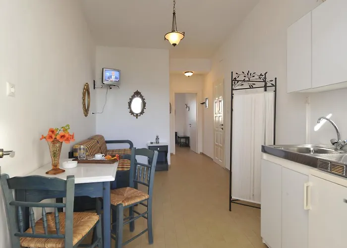 George's Paros Apartmanhotel 3*