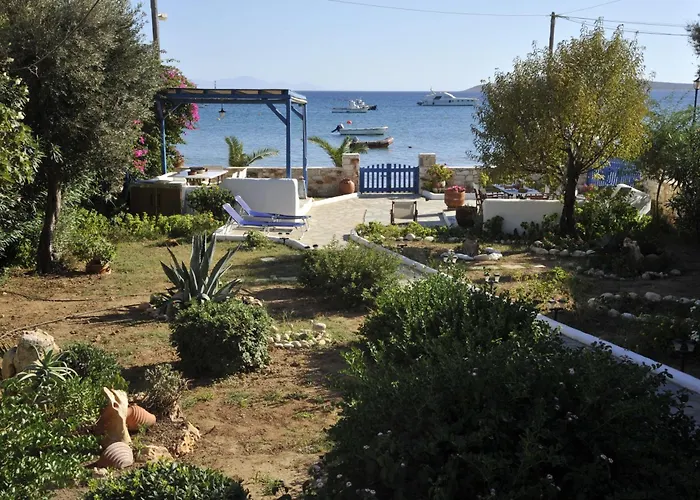 George's Paros Aparthotel