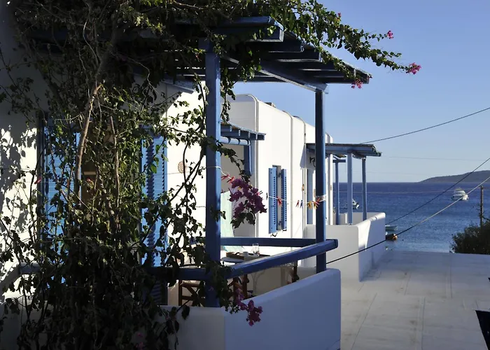 George's Paros Apartmanhotel 3*