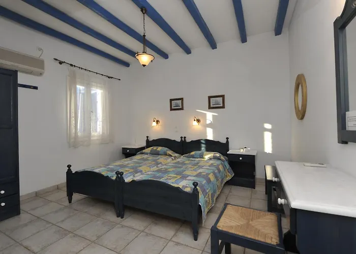 George's Paros Apartmanhotel 3*