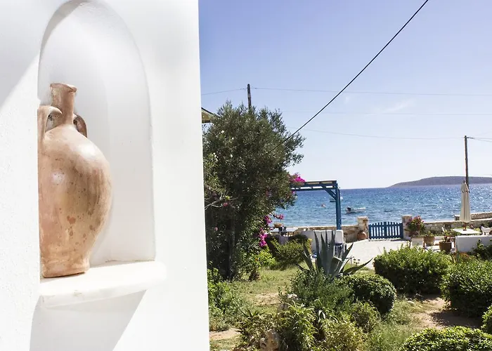 George's Paros Aparthotel Alikí