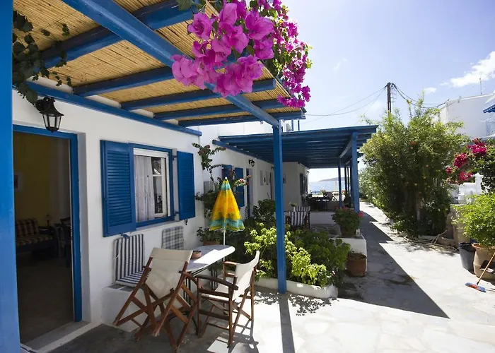 George's Paros Alikí