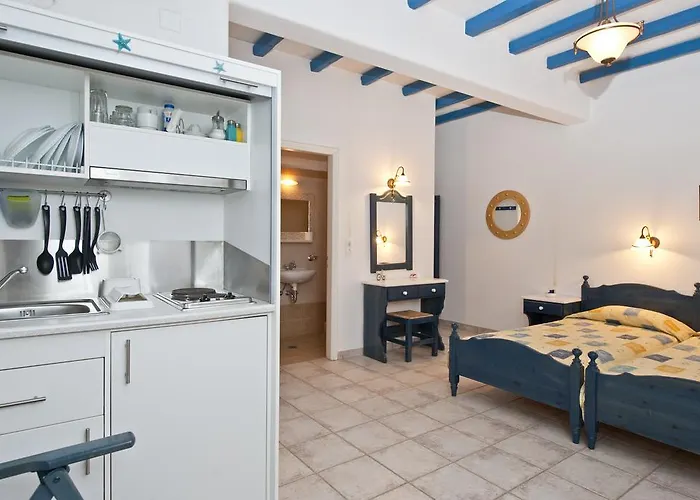 George's Paros Apartmanhotel 3*